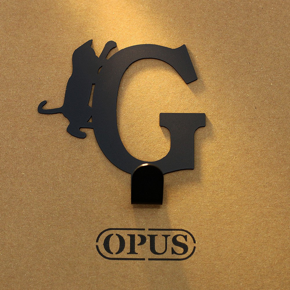 當貓咪遇上字母G 《經典黑》壁飾掛勾 造型無痕掛鉤 居家收納【OPUS東齊金工】HO-ca10-G(B)