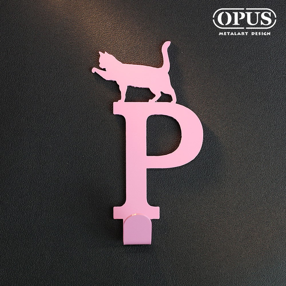 【OPUS東齊金工】當貓咪遇上字母P 《質感粉》壁飾掛勾HO-ca10-P(P)